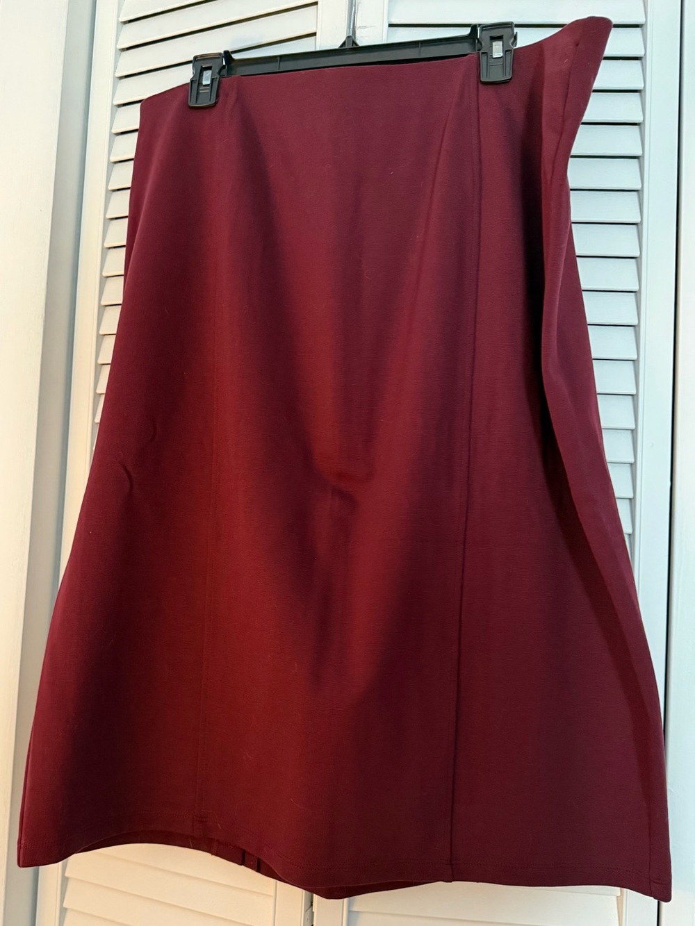 Cato NWT pull on wine colored skirt 18/20